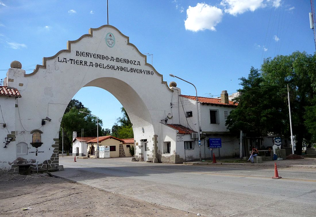 2 Arco de Desaguadero ingreso a Mendoza